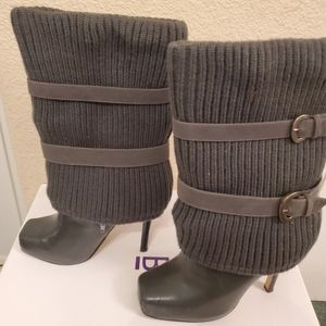 Grey sweater boot